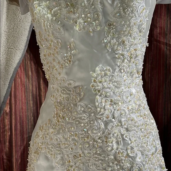 Mon Cheri White Sheath Wedding Gown with Flutter Sleeves with veil and train